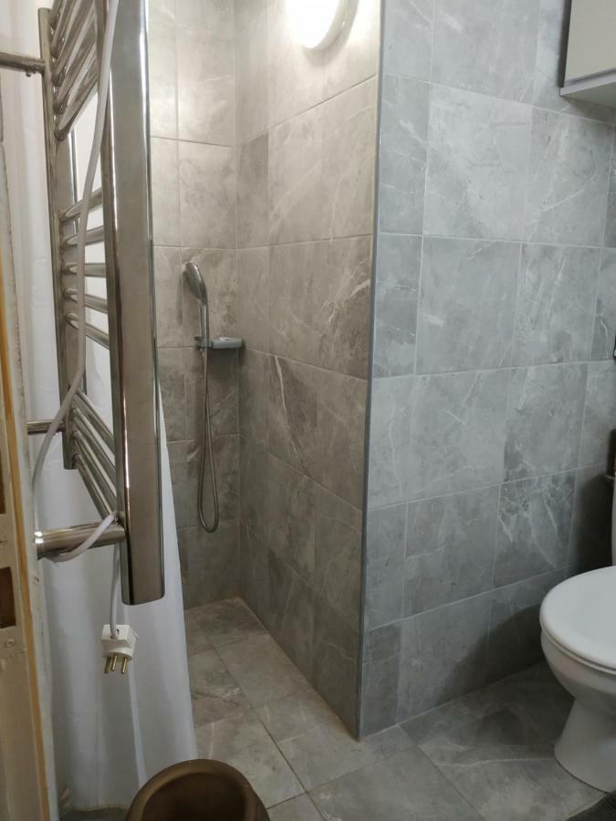 Studio Apt Great Location Heart Of Downtown District Apartment Haifa Ngoại thất bức ảnh