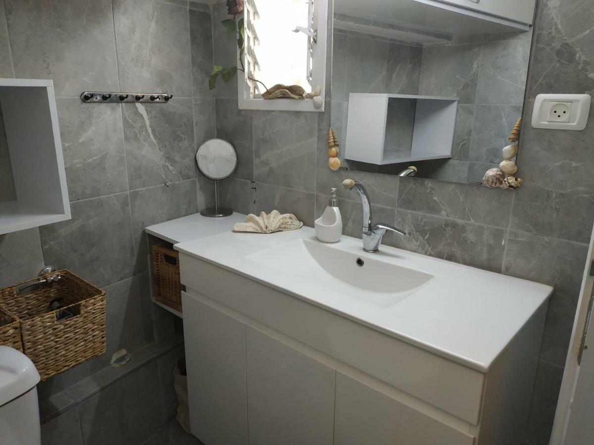 Studio Apt Great Location Heart Of Downtown District Apartment Haifa Ngoại thất bức ảnh